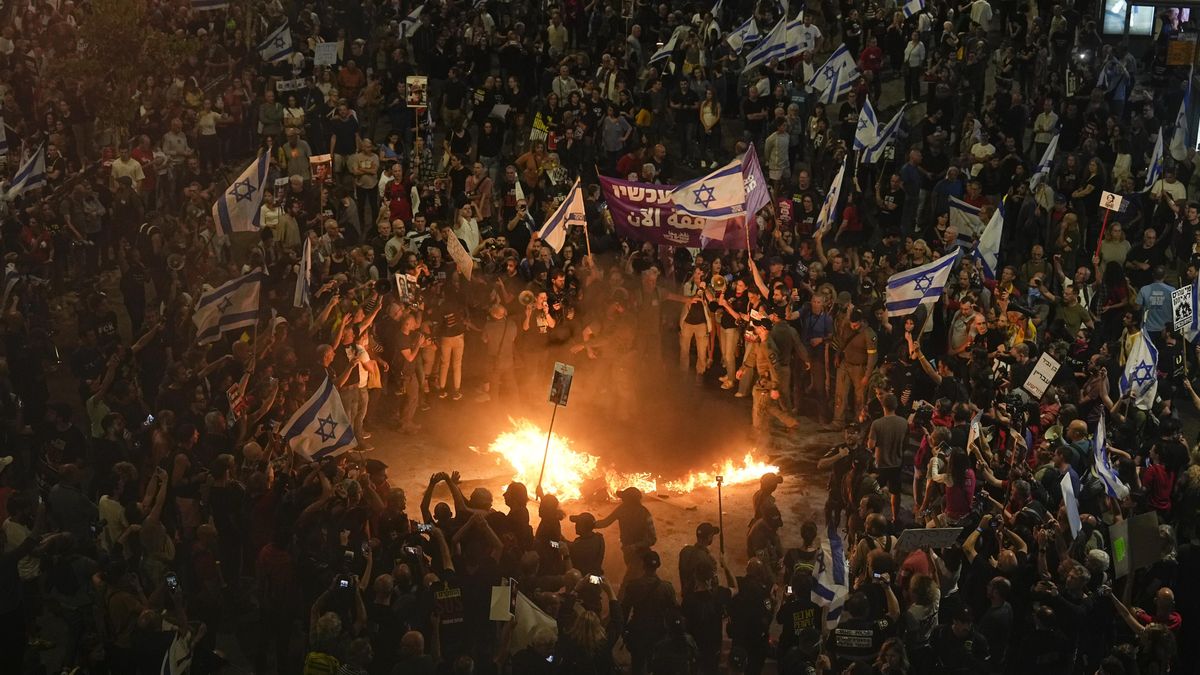 Tisíce lidí demonstrovaly v Tel Avivu za dohodu o příměří a propuštění rukojmích